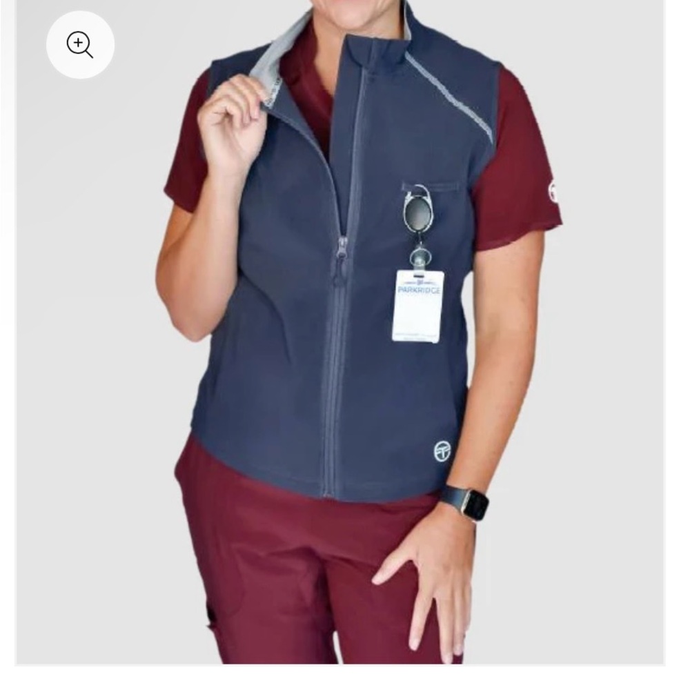 Navy scrubs set Jackie vest & Hathaway pants size Small by Essential Threads